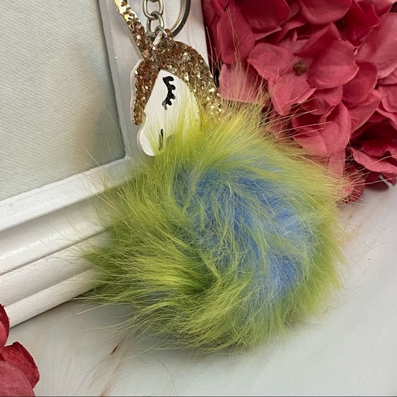 Fluffy Golden Unicorn Pom Pom Keychain Charm - Picture 4 of 12